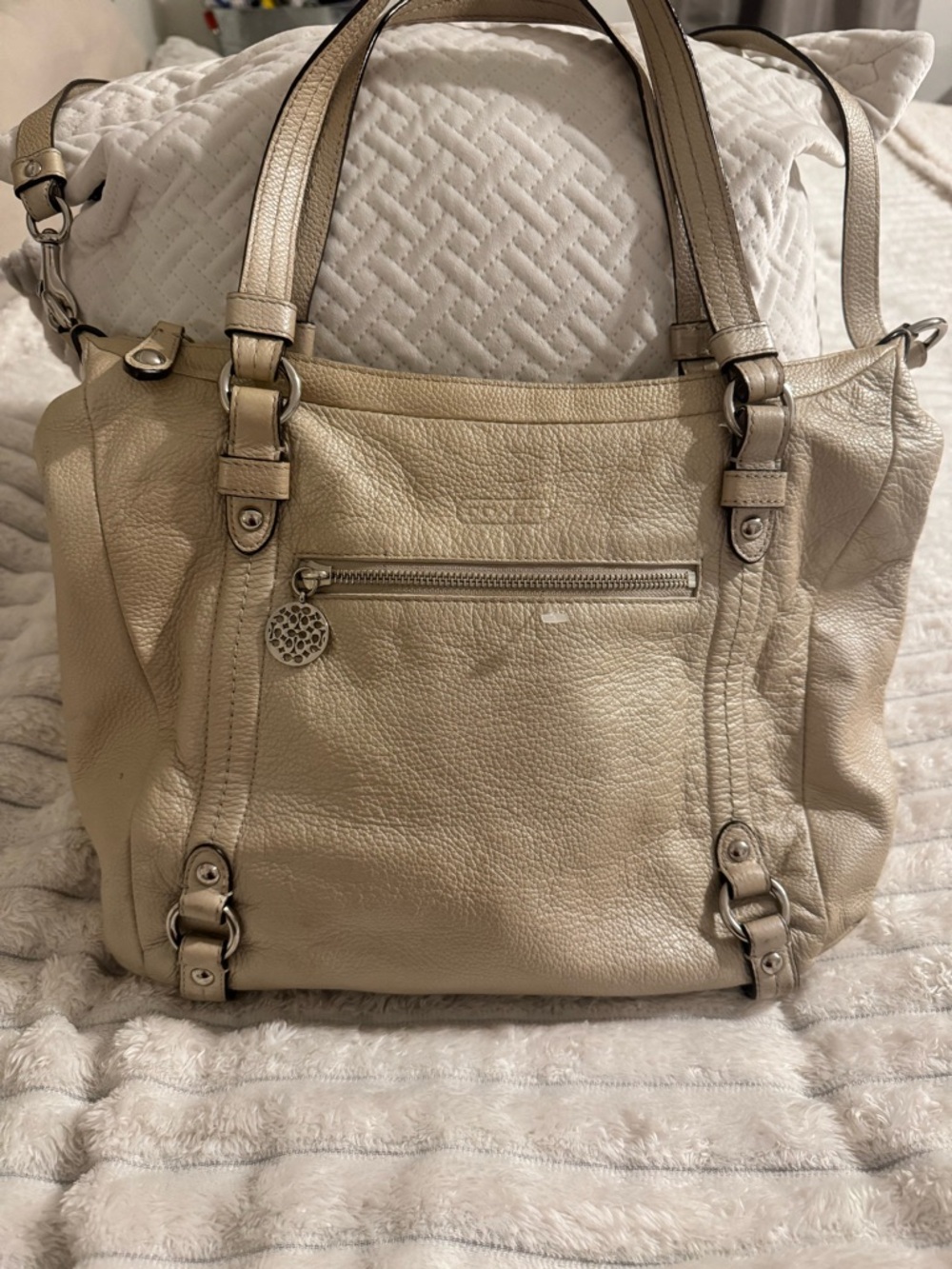 Coach Pebbled Leather Tote/ crossbody Bag in Creamy Champagne